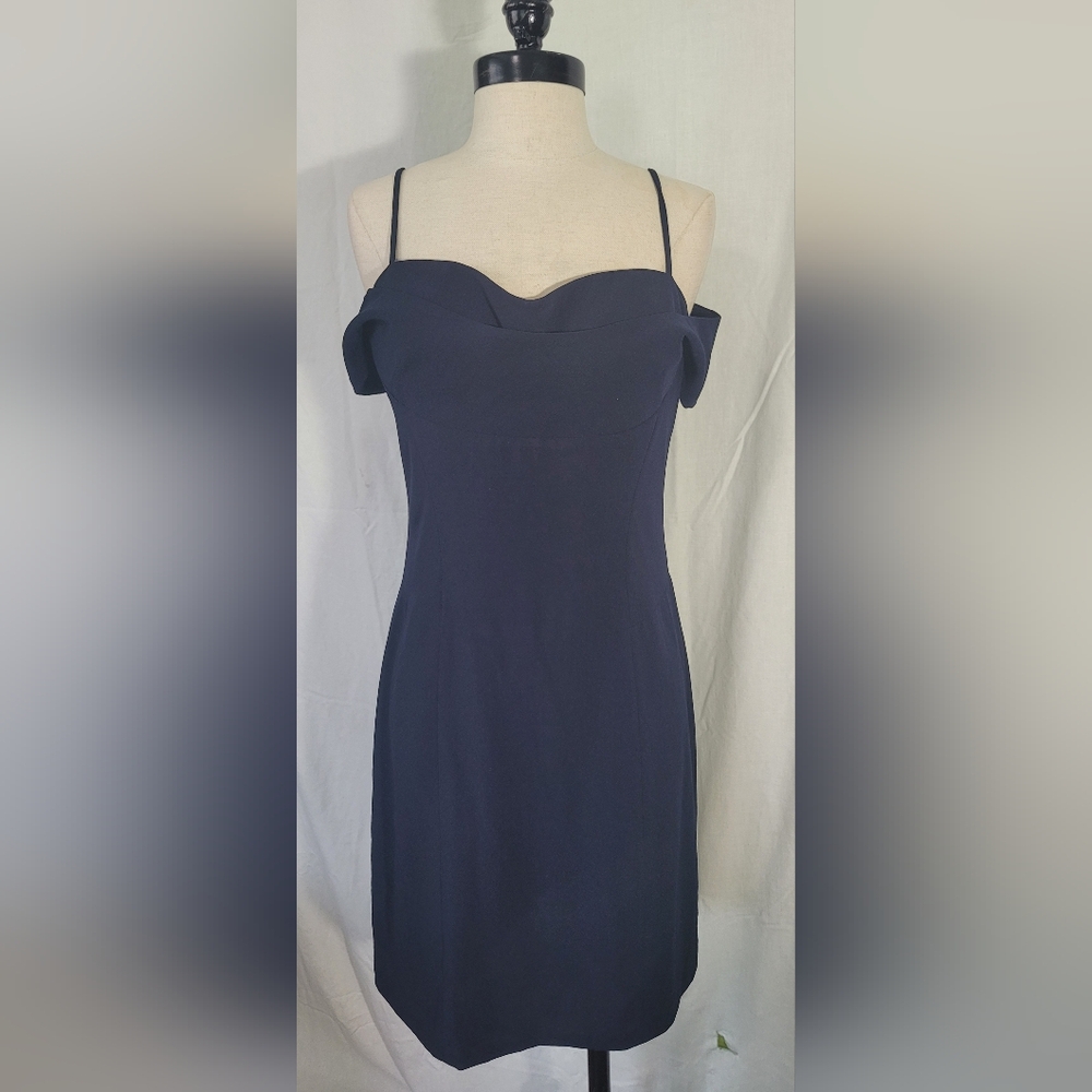 Vera Wang Off the Shoulder Navy Dress / Size: 8